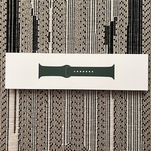 Apple Watch 41 mm clover sport band new in box still sealed